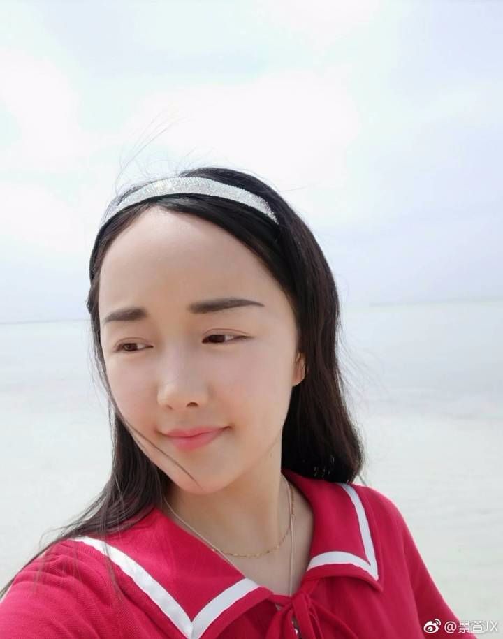 巴啦啦小魔仙小蓝是不是谢娜,巴啦啦小魔仙小蓝和游乐是一对吗