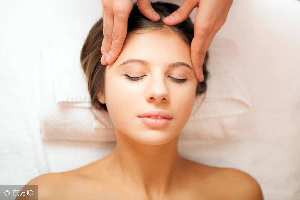 脸上浮粉起皮快速的补救方法,脸上浮粉怎么临时补救