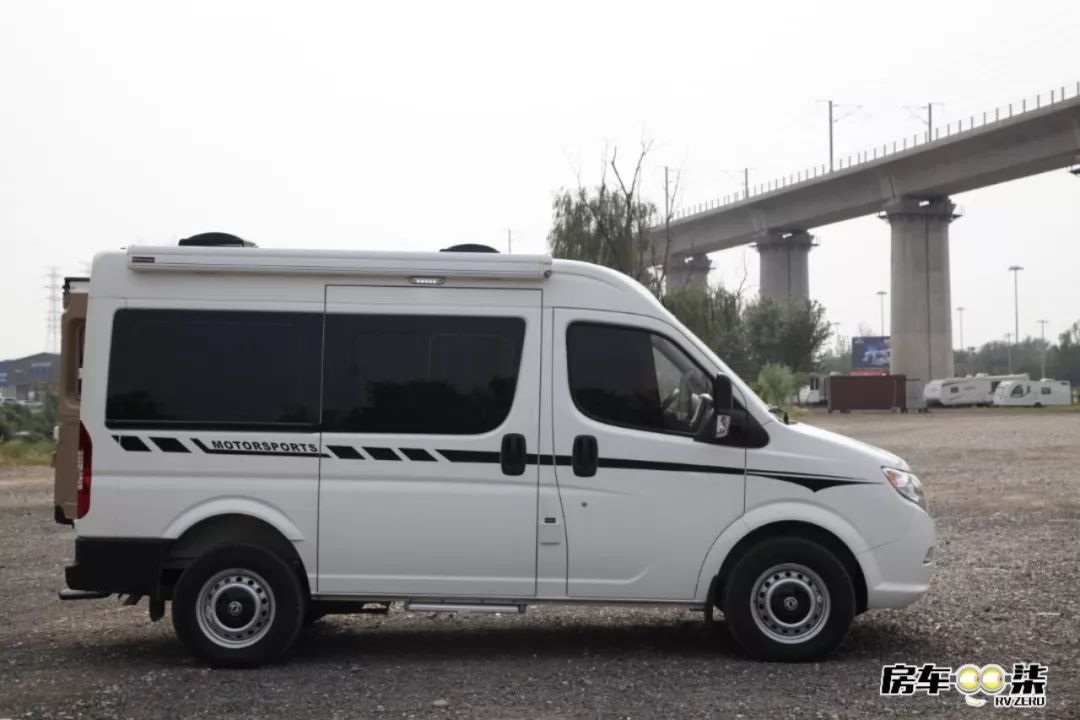 外观低调,配置却很丰富,老百姓也能买得起的东风舒侣B型房车