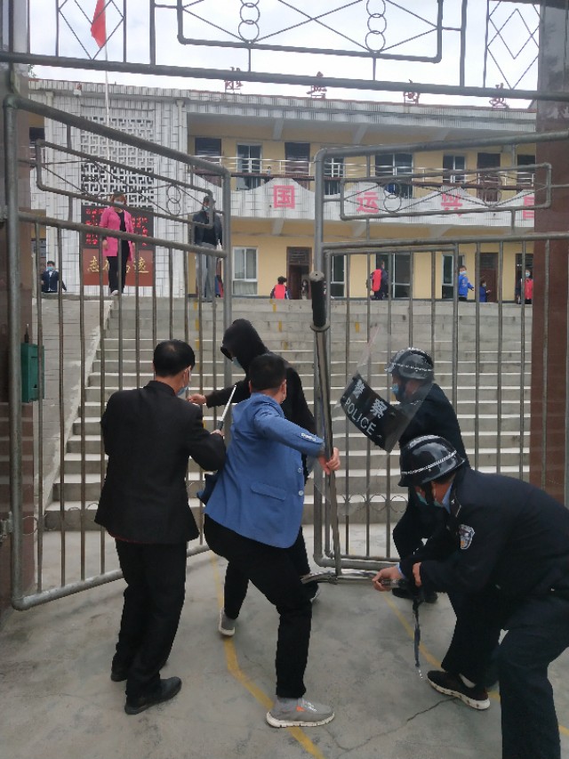 水汶镇中心小学防暴反恐演练,城关第二小学反恐防暴演练