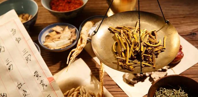 荨麻疹痒的睡不着有什么办法止痒,荨麻疹太痒了可以冷敷吗