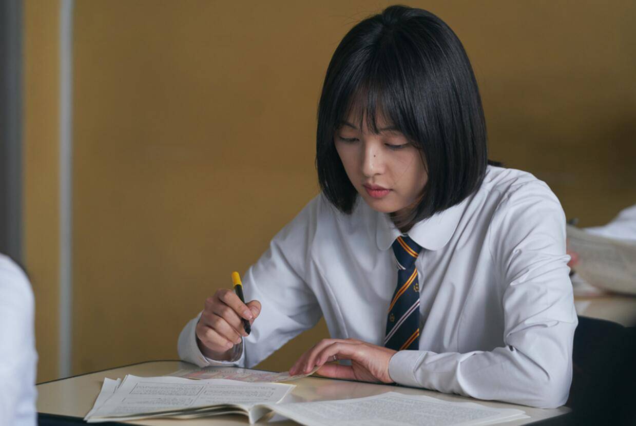 同期打败宋慧乔玄彬,赶超《鬼怪》,这部韩剧因停播引来热议!