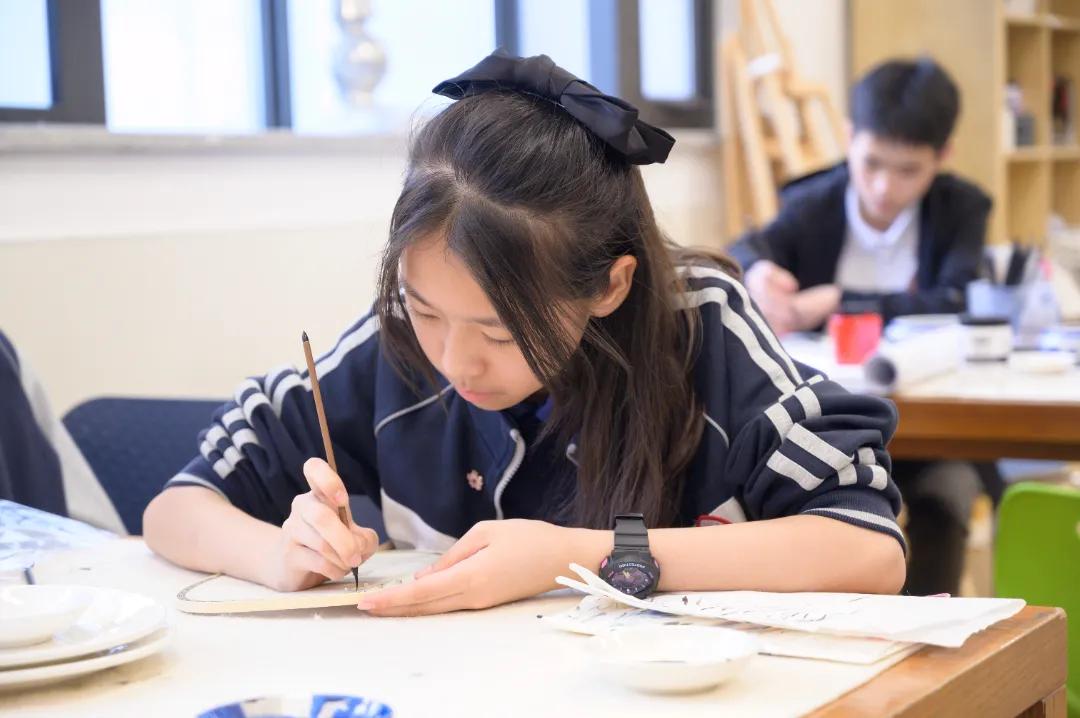 太拼了！为实现个性化教育，这所学校给学生开了100多门优能课