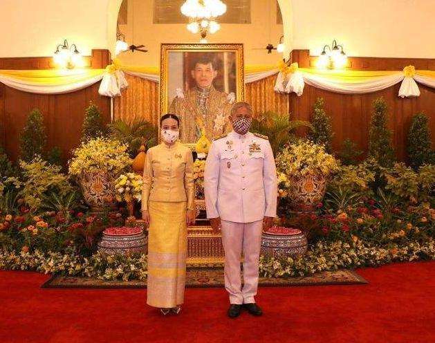 泰国女首富伍伦盼足球,泰国女足总经理伍伦盼写真