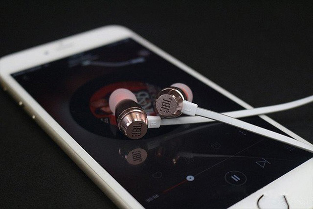 jbl半入耳耳机测评,jblt380a魅族flowbass