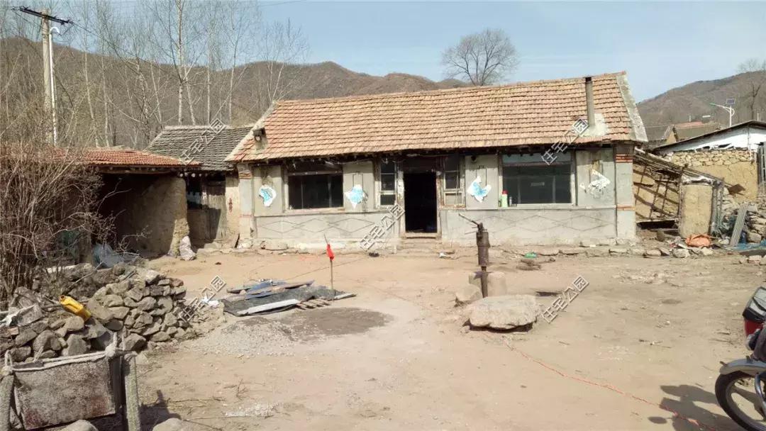 东北农村模块建房大火炕三合院,三合院一层有火炕