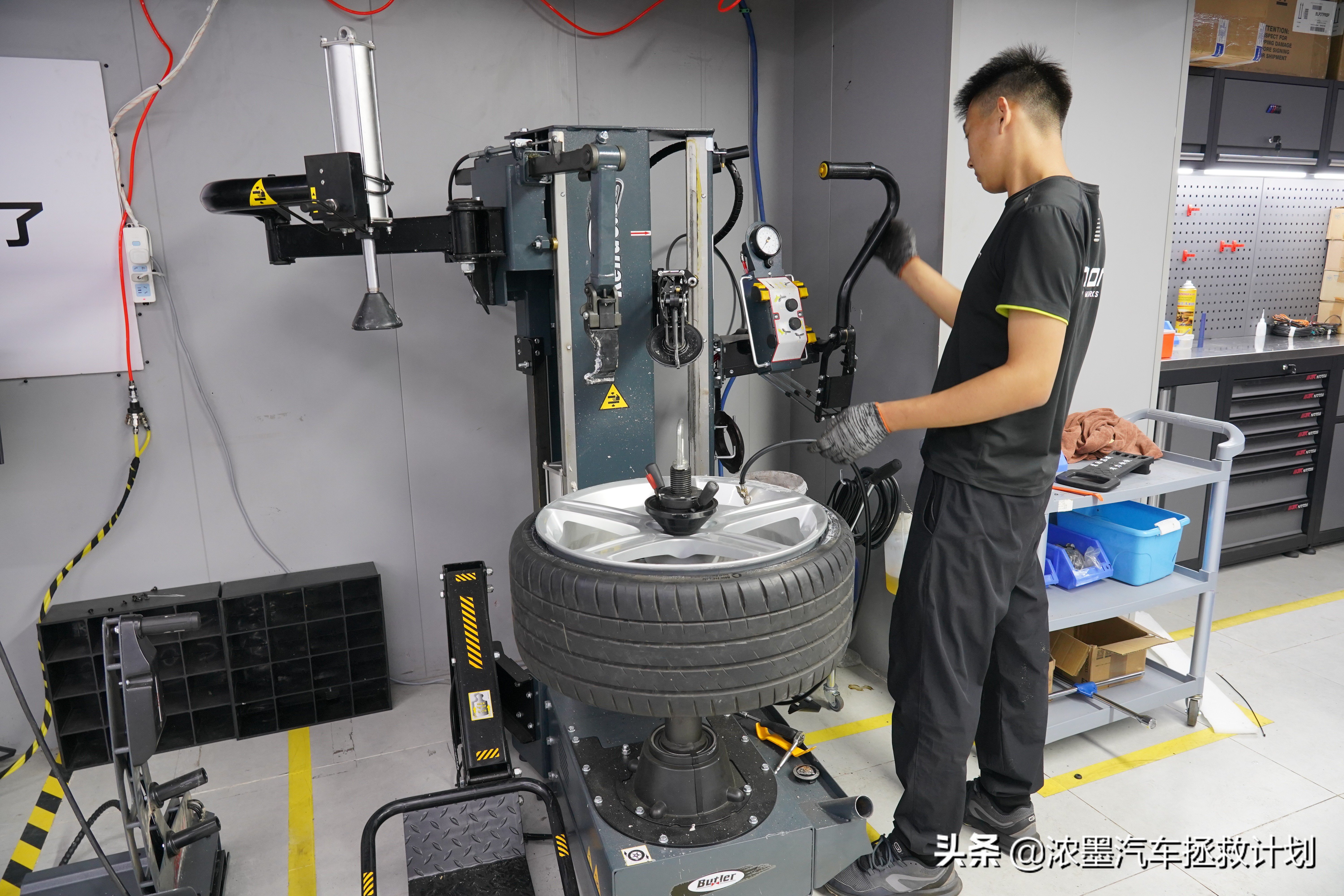 专业维修整备老款捷豹xj系列,老款捷豹xj整备视频