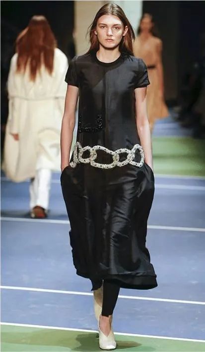 女巫鞋是什么意思啊,女巫鞋尖头