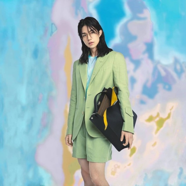 韩国男明星李栋旭个人资料,韩国男星李栋旭今年多少岁