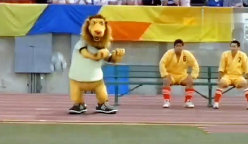 被周星驰捧红的黄一飞,周星驰黄一飞拿刀搞笑视频