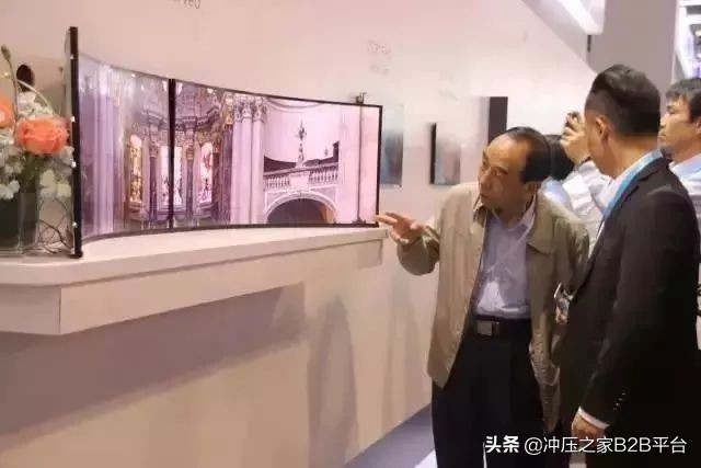 数千名工程师全力研发创作,10位工程师耗时22天修手机完整版