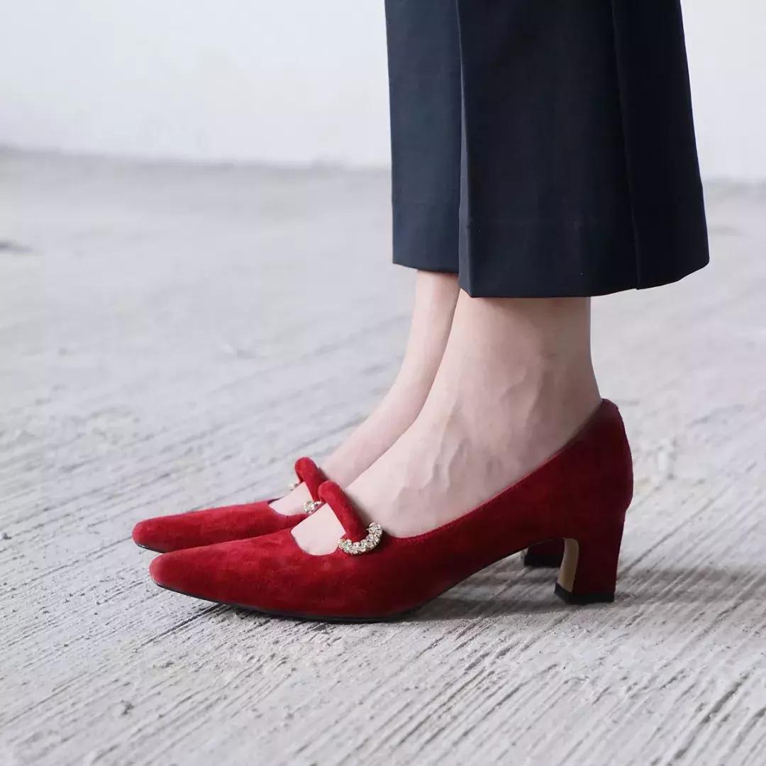 除了撞款的大牌婚鞋，小众+平价的美貌婚鞋走一波