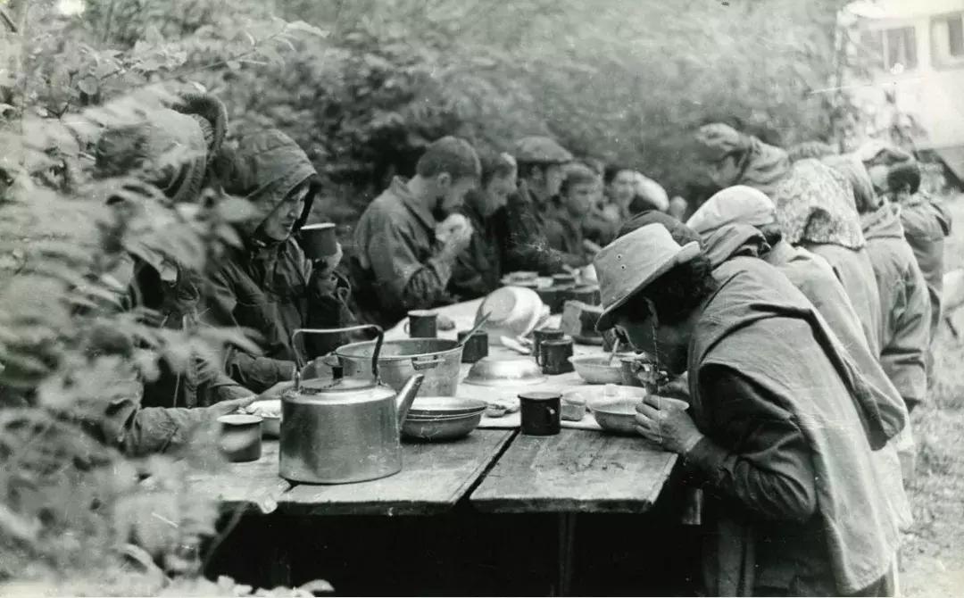 世人说我的爸爸是神，但他就是个普通人