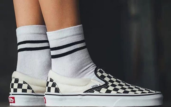 男生穿什么样鞋子好看,男生需要哪些基础款鞋子