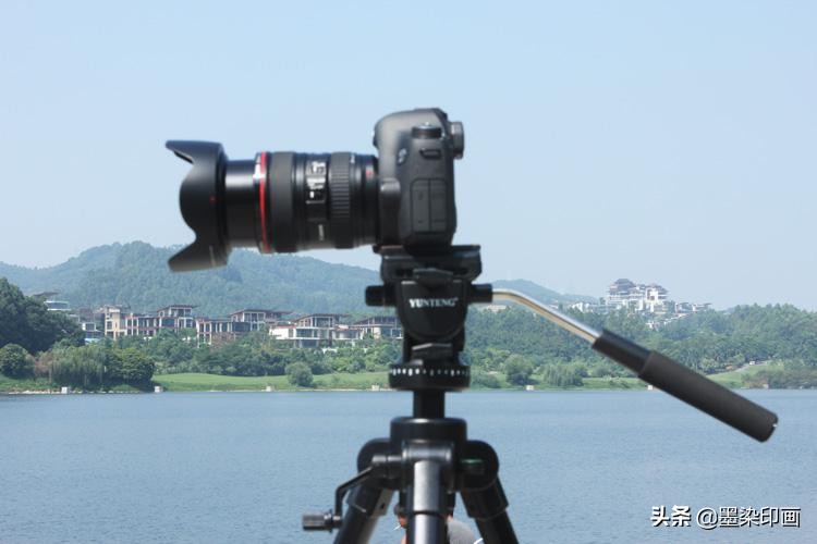 相机拍出来的照片模糊如何调清晰,拍出的照片如何提高清晰度