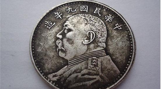 人民币贰元错别字怎么发现的,人民币贰元错别字怎么回事