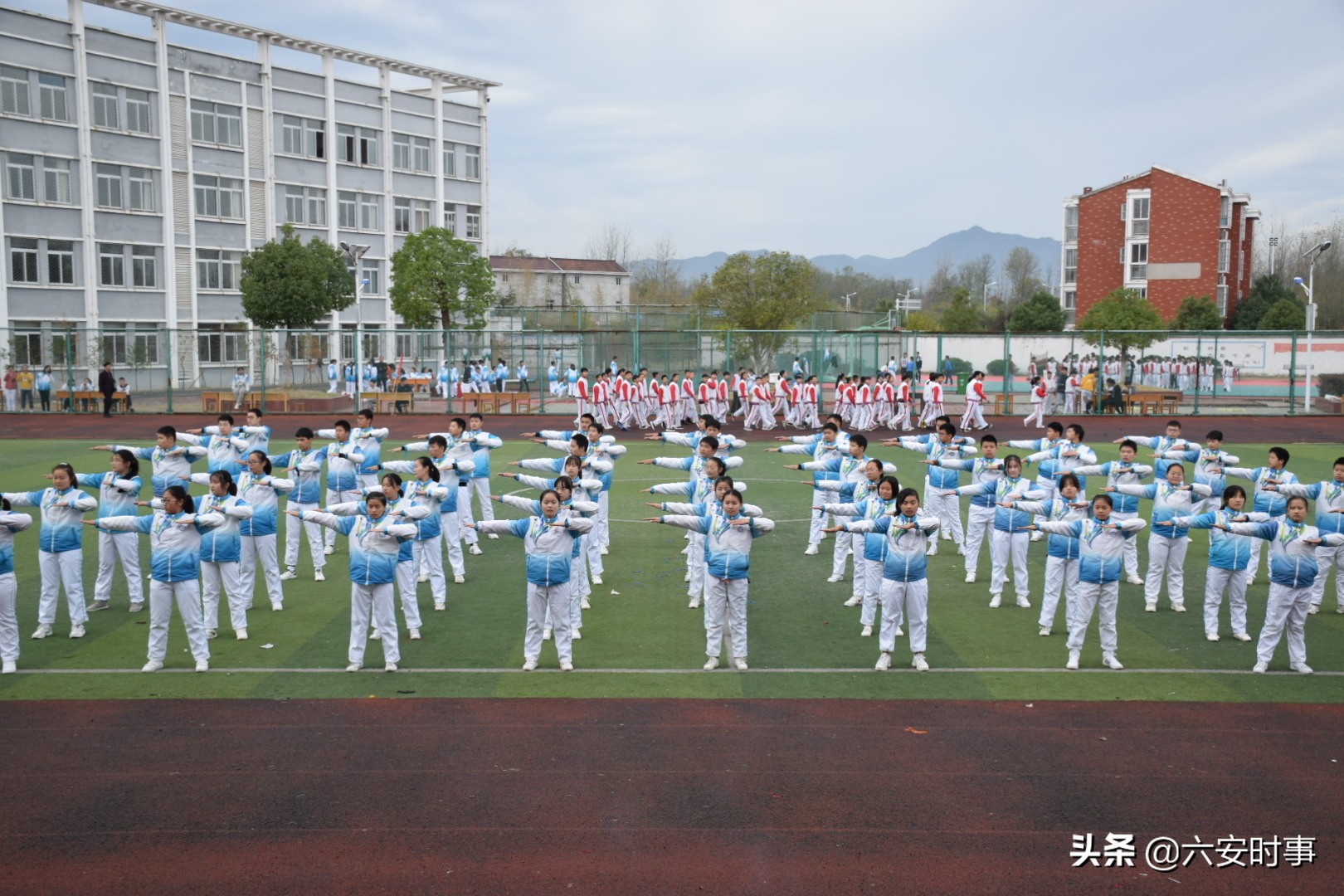 天峰中学运动会,2019年新一中田径运动会开幕式