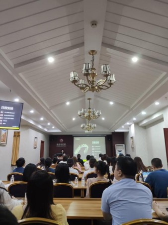 全媒体专访种植牙专家,种植牙专家专访