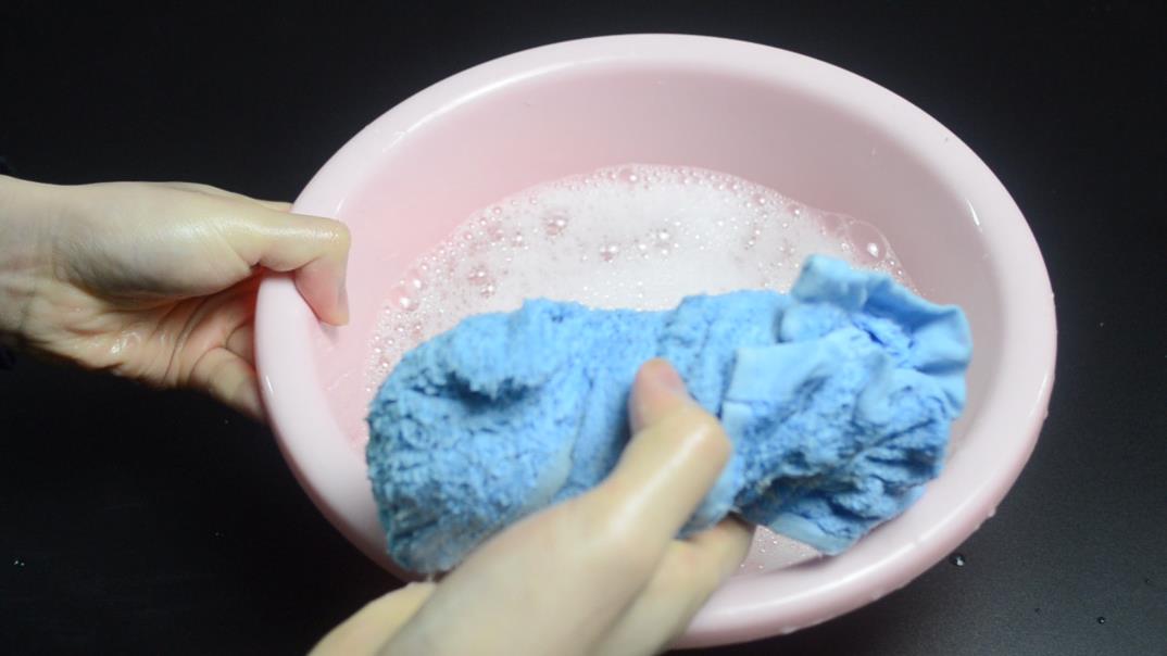 毛巾怎么洗又臭又好,毛巾用久了又脏又腻一招搞定