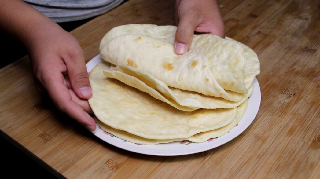 北方人最爱的鸡蛋炒饼,教你北方人爱吃的炒饼丝