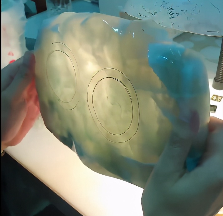 全是裂的沙枣青籽料,全是裂的珠宝