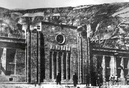 「说谍」突破伪满的‘钢铁国防线’的*共中**情报战线领导人钟子云