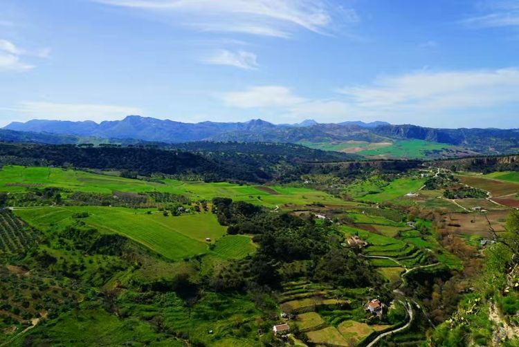 葡萄牙和西班牙哪个值得旅游,西班牙和葡萄牙旅游区别