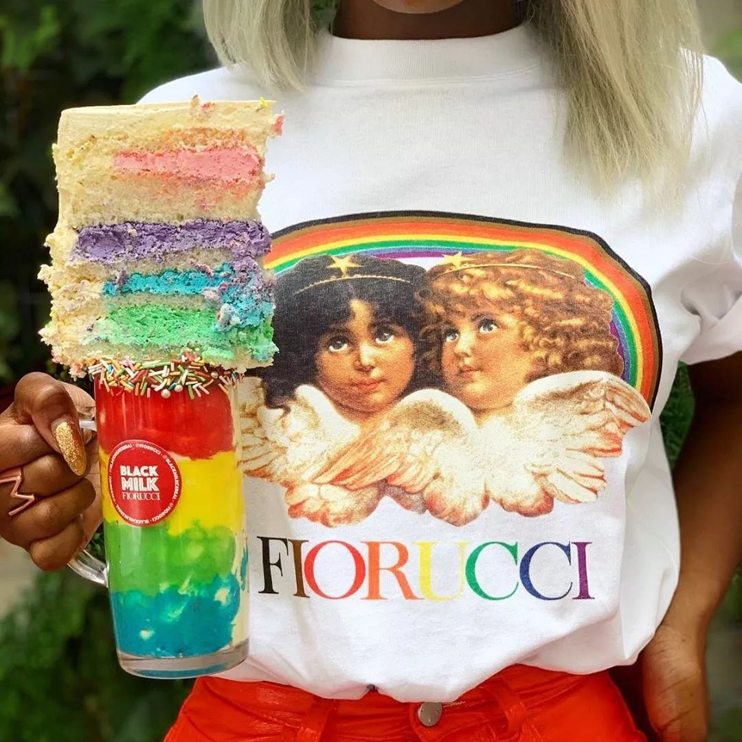 人间芭比lisa白色衣服跳舞,人间芭比lisa穿蓝衣服跳舞