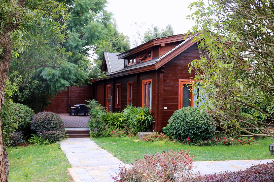 弥勒太平湖森林木屋酒店团购直播,弥勒太平湖森林木屋酒店有温泉