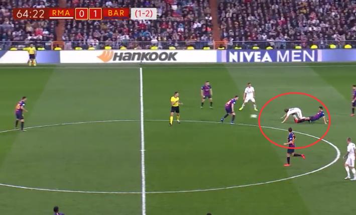 你还记得6年前，梅西也拉扯过莫德里奇衣服吗？狼狈不是他俩的错