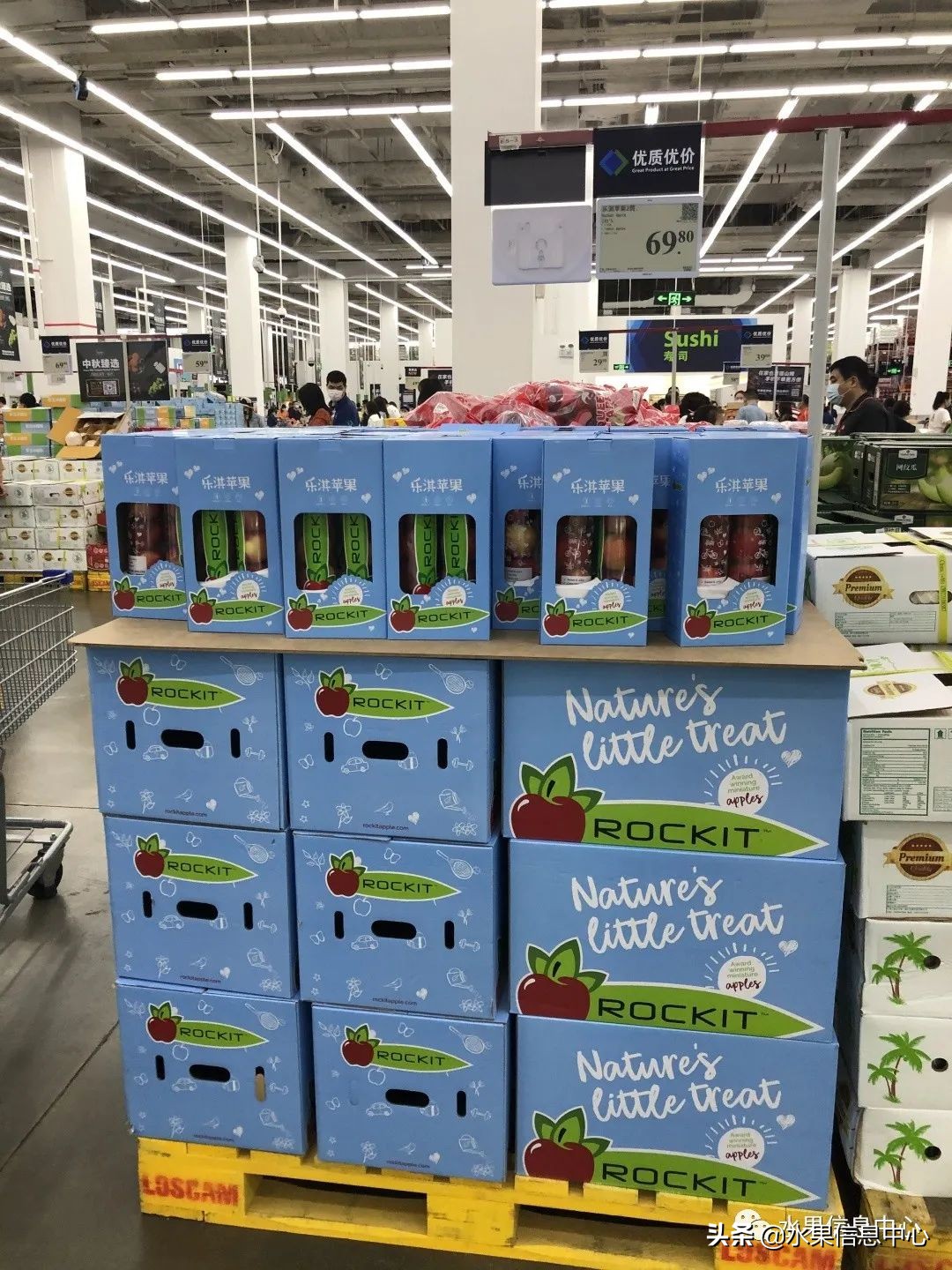 中秋节前，走访两家水果零售店，水果标准化在这里体现的淋漓尽致