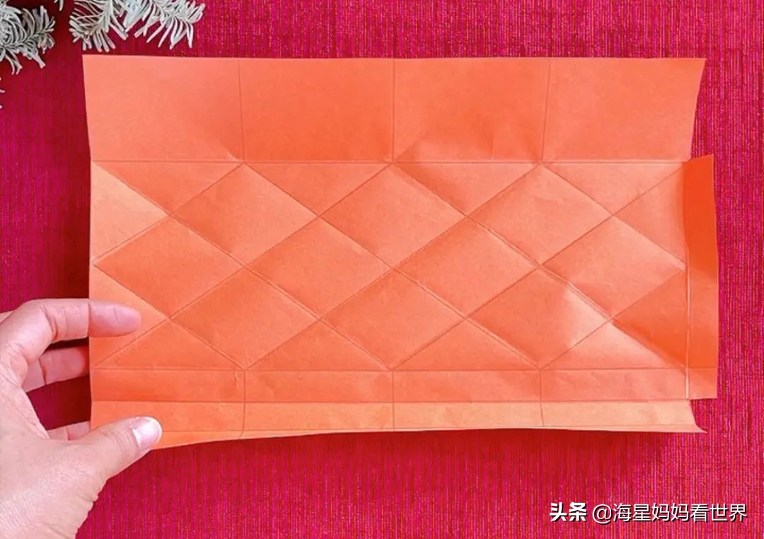 春节喜气洋洋大红灯笼高高挂,红红火火喜气洋洋百家姓灯笼