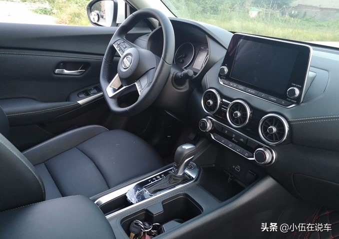 女士开日产经典轩逸舒适版合适吗,日产轩逸适合新手开吗