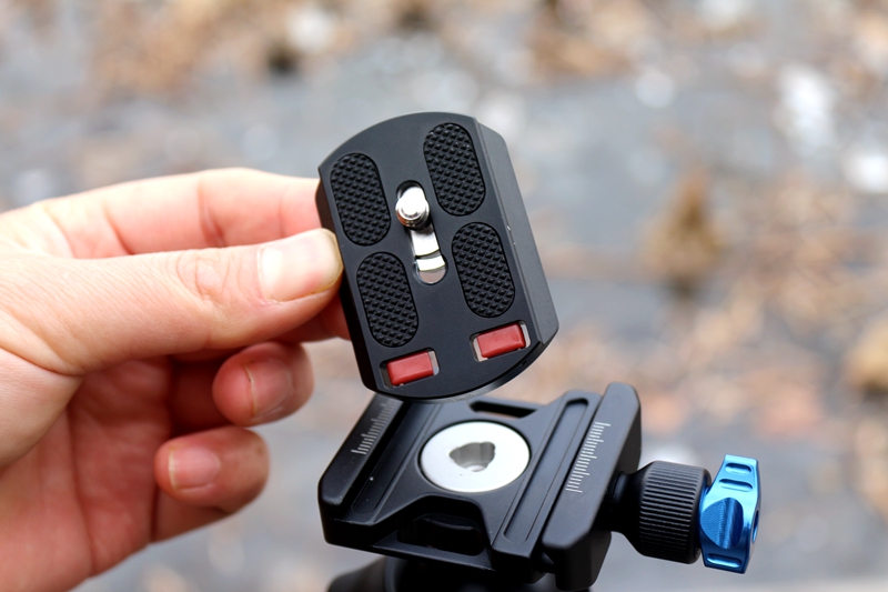 思锐碳纤维迷你三脚架测评,思锐AT125便携款三脚架