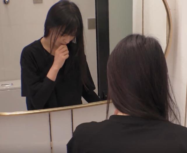 有一种刷牙叫郑爽刷牙，牙膏偏不用手挤，操作方法看懵全网