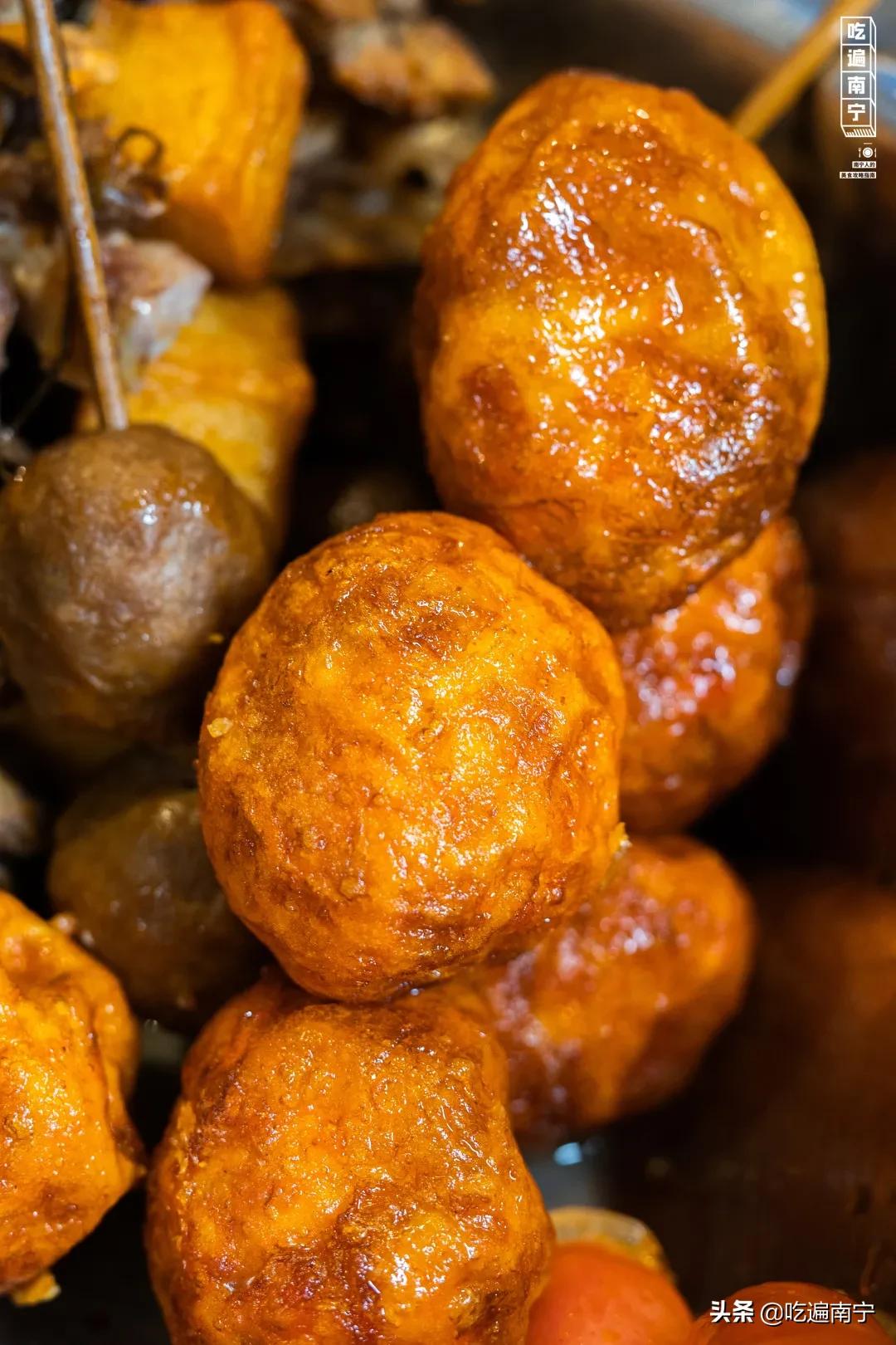 最近有一家特别火的螺蛳粉店,广西南宁西乡塘皇冠螺螺蛳粉