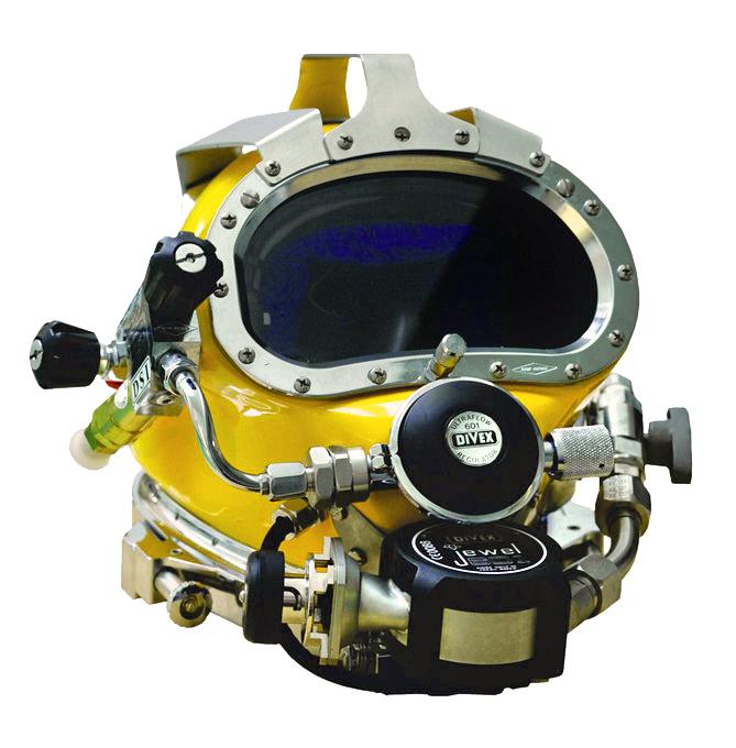 40多万的战术头盔,450万美国头盔