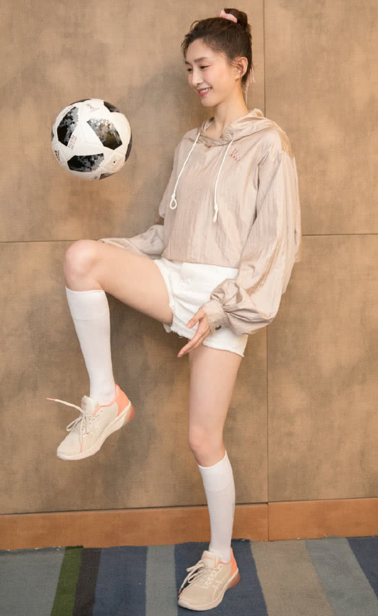 李圣经同款高帮袜,杨超越的中筒袜