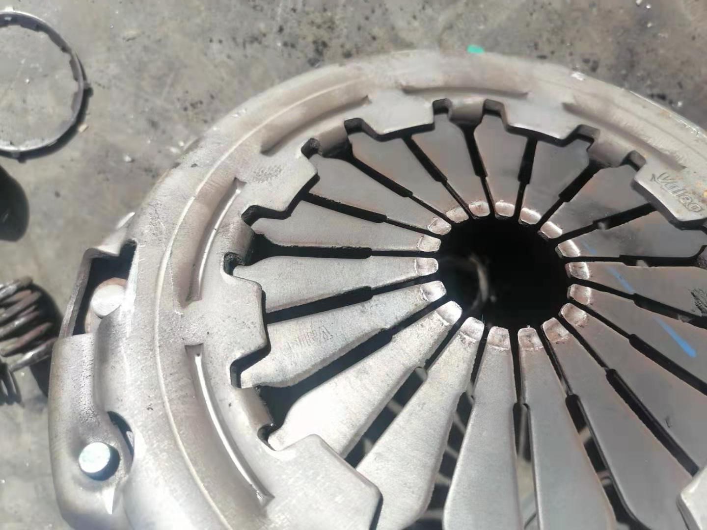 法雷奥离合器分离不彻底,法雷奥离合器的通病