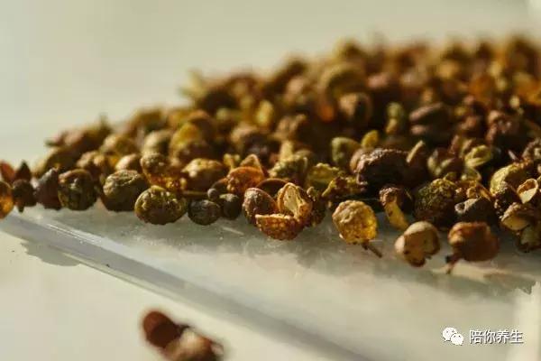 关于泡脚健康小常识,泡脚对身体和疾病都有帮助