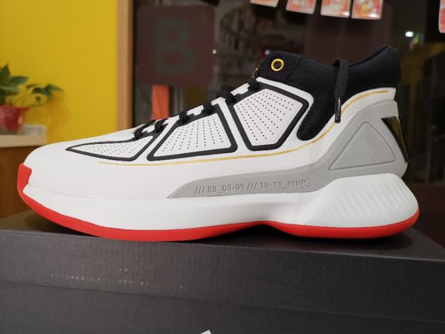 罗斯10玫瑰10年配色,玫瑰10年篮球鞋