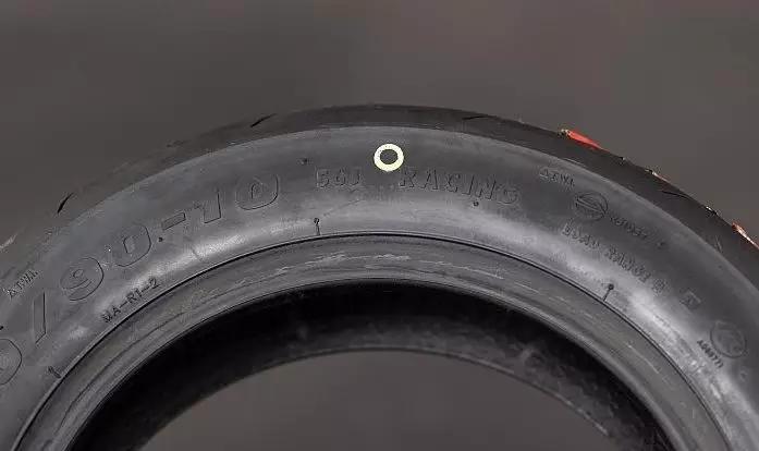 轮胎上红点黄点代表什么,你知道轮胎为什么是圆的吗