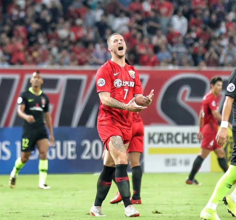 上港淘汰全北佩雷拉掩面哭泣,上港佩雷拉鲁能