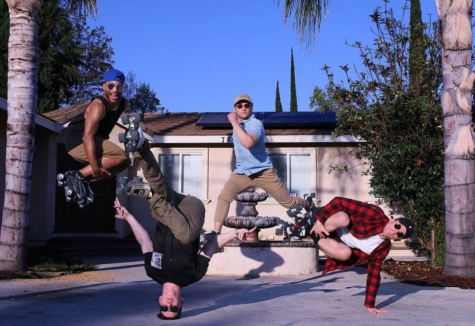 成人轮滑单排还是双排好,为什么双排轮滑更锻炼人