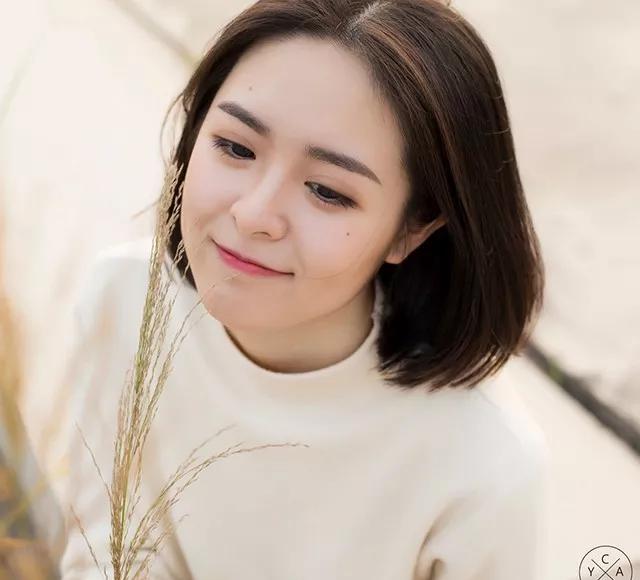 脸大的女生适合什么发型短发,大饼脸短发好打理有气场的发型