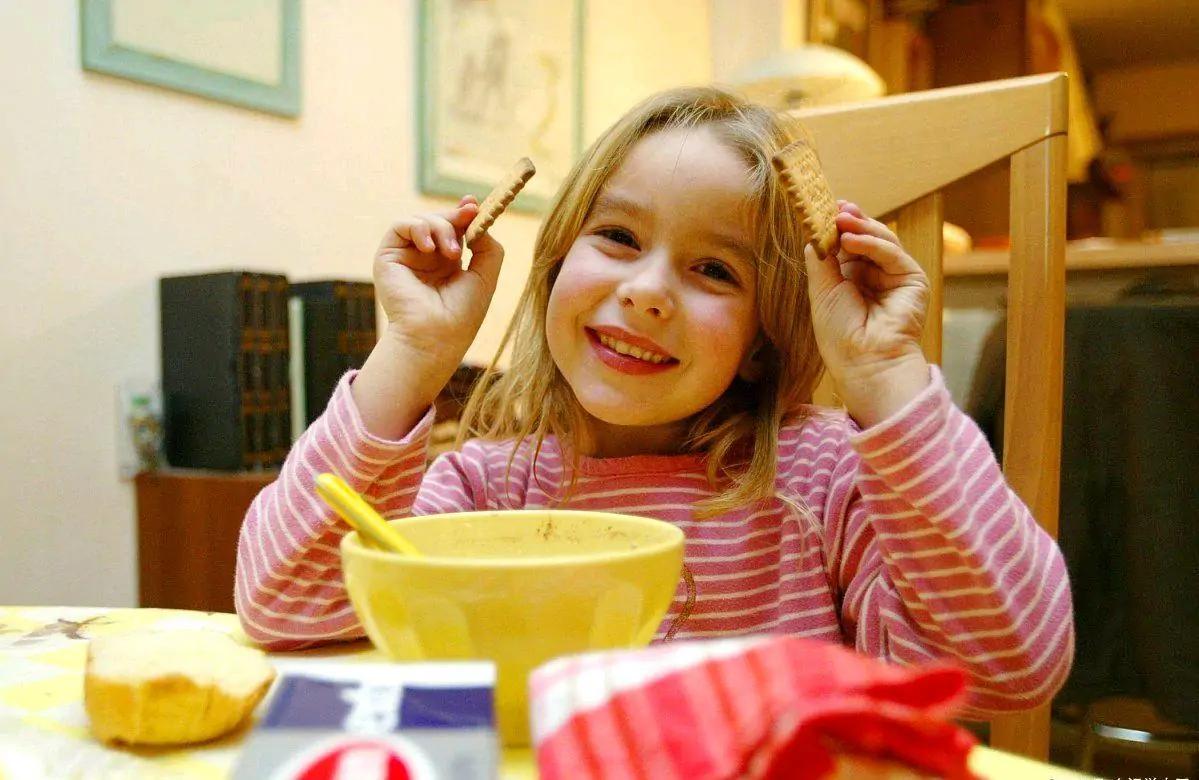 宝妈不吃饭宝宝会怎样,宝妈不吃水果宝宝会怎样