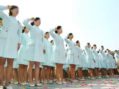 想进人民医院当护士怎么进去,想进医院工作有什么条件