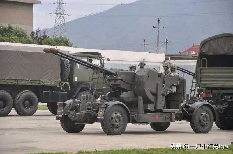 那些年给兔子整装备的西方国家「4」:瑞士