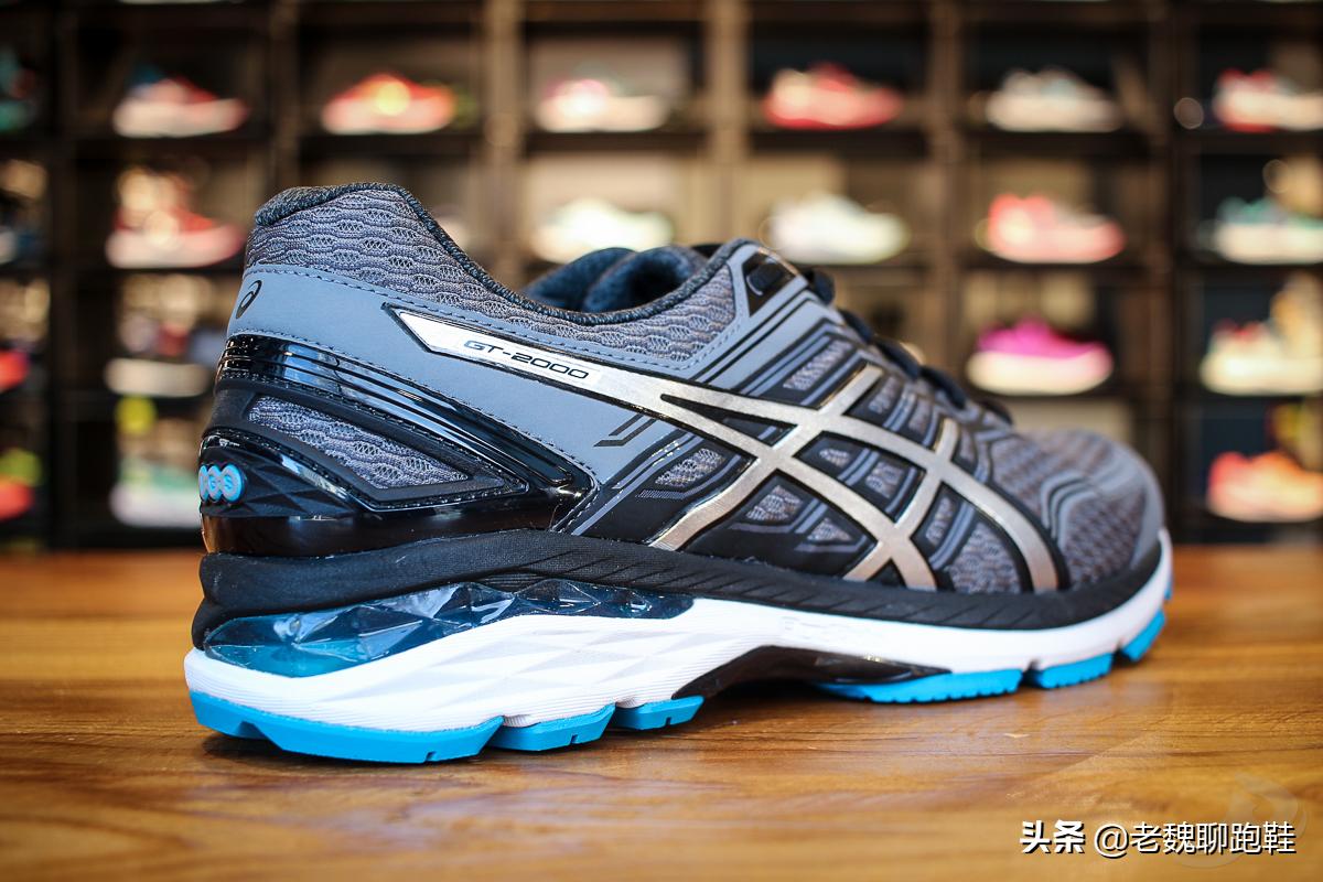 阿迪和耐克跑鞋哪个更好,耐克和阿迪最好的跑鞋