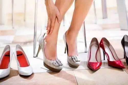 新鞋好看奈何磨脚,来点护手霜保养一番,穿着舒服走路轻便